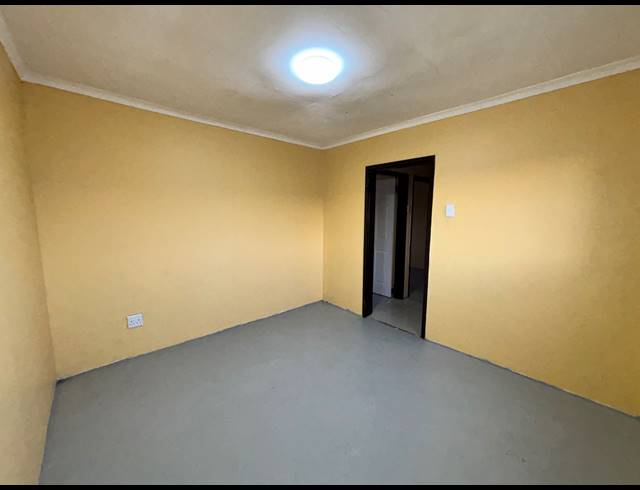 3 BEDROOM HOUSE FOR SALE IN REDFERN